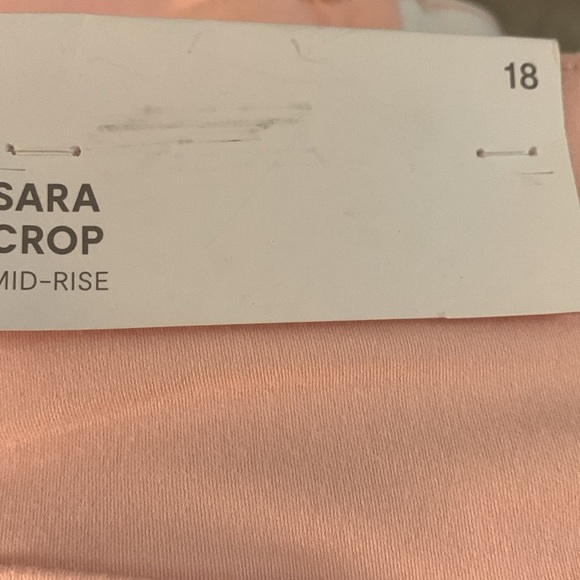 Liz Claiborne Sara Crop Mid-Rise Pants In English Rose - Picture 6 of 7